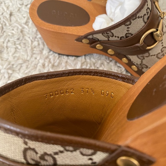 Gucci GG Monogrammed Clogs - never worn. - Picture 4 of 7